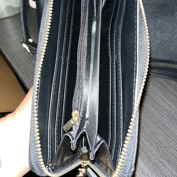 Black purse & wallet. - Picture 1 of 5